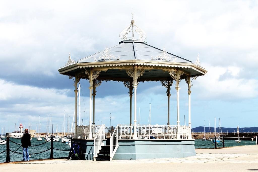 Ferry House Bed & Breakfast Dun Laoghaire Exterior foto